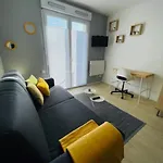 Proche Tram- Parking Prive - 2 Voyageurs * Le Mans