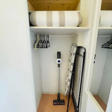 Apartment Proche Tram- Parking Prive - 2 Voyageurs