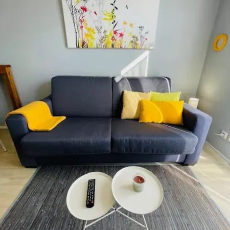 Proche Tram- Parking Prive - 2 Voyageurs Apartment *