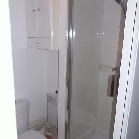 Proche Tram- Parking Prive - 2 Voyageurs Apartment