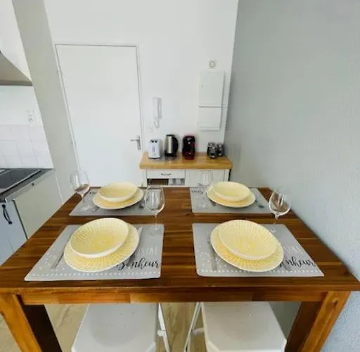 Proche Tram- Parking Prive - 2 Voyageurs * Le Mans