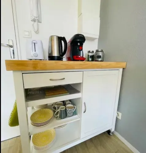 Apartment Proche Tram- Parking Prive - 2 Voyageurs *